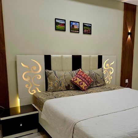 Royal Galaxy Hotel & Residence - Near Islamabad International Airport & Motorway المظهر الخارجي الصورة