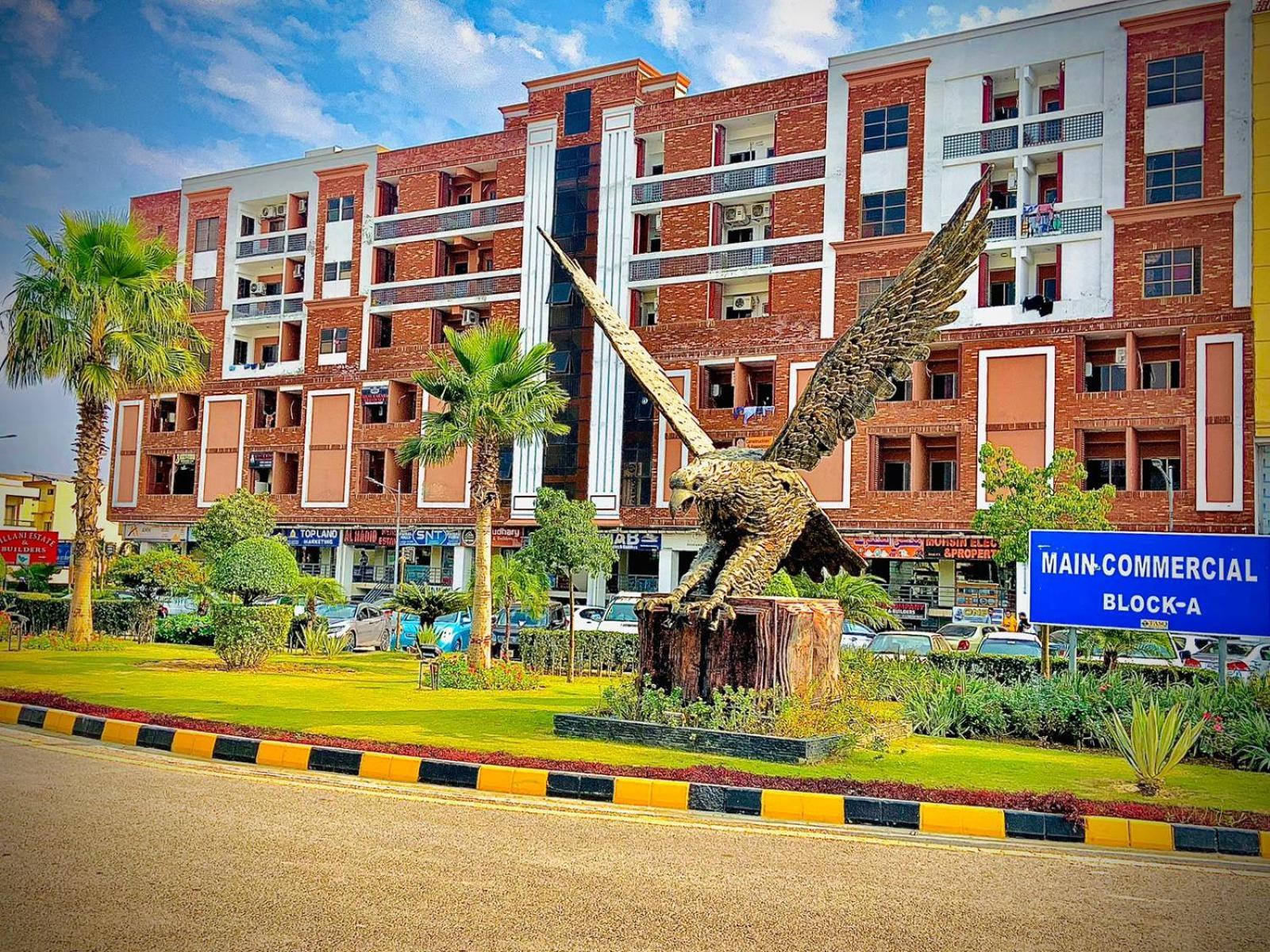 Royal Galaxy Hotel & Residence - Near Islamabad International Airport & Motorway المظهر الخارجي الصورة