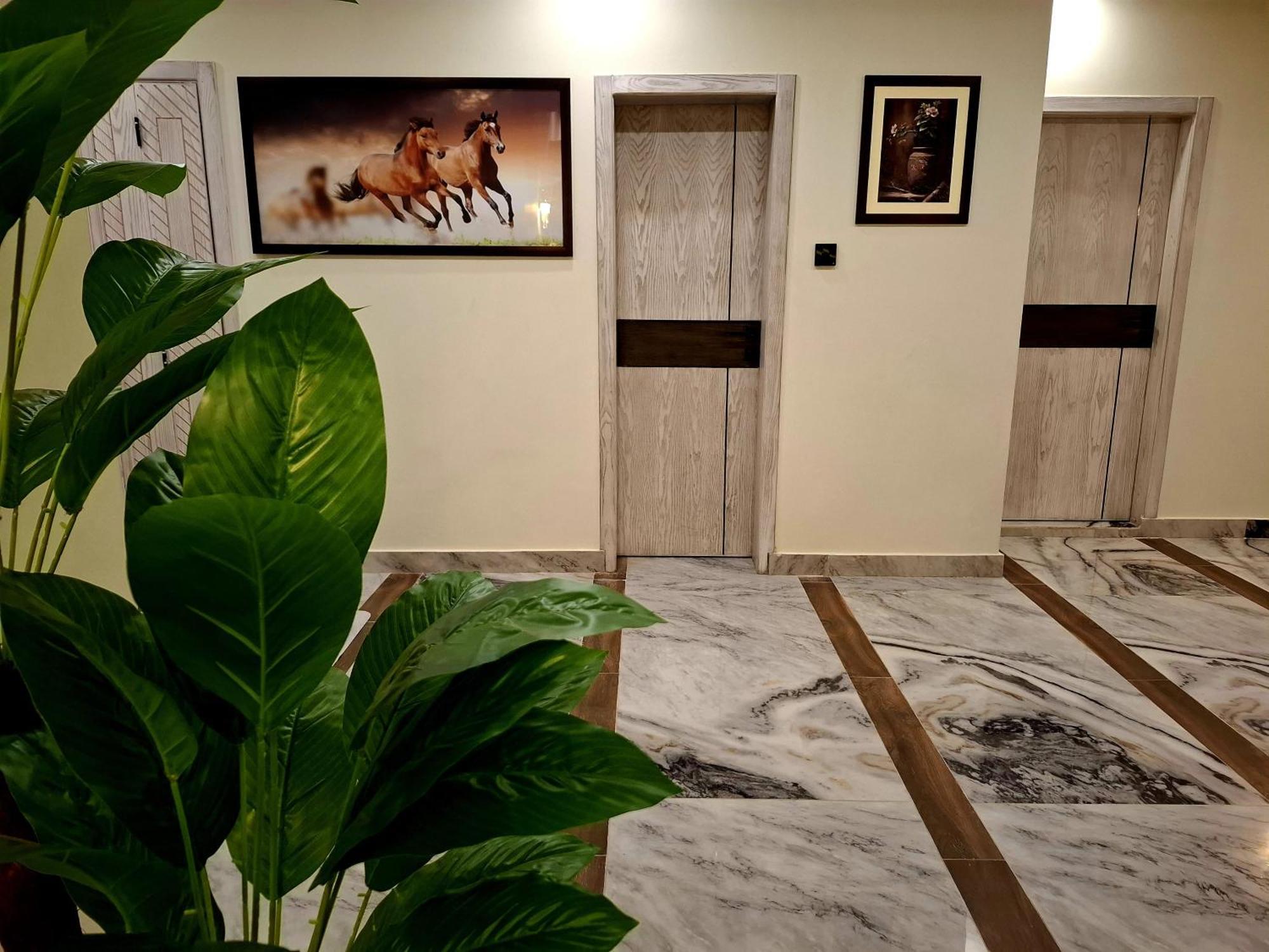 Royal Galaxy Hotel & Residence - Near Islamabad International Airport & Motorway المظهر الخارجي الصورة