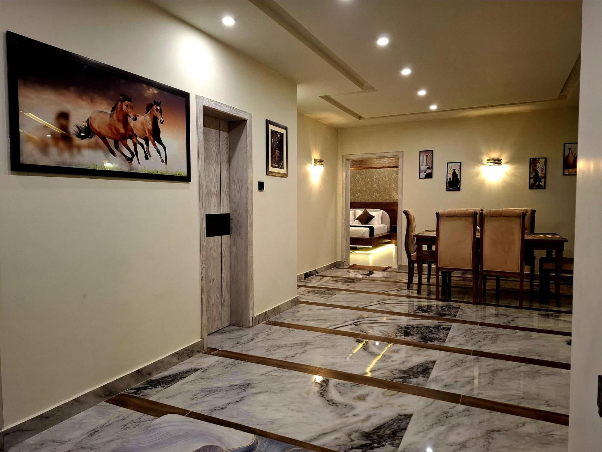 Royal Galaxy Hotel & Residence - Near Islamabad International Airport & Motorway المظهر الخارجي الصورة