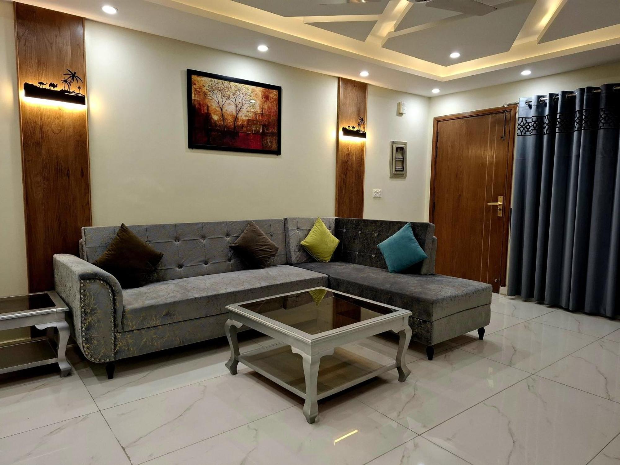 Royal Galaxy Hotel & Residence - Near Islamabad International Airport & Motorway المظهر الخارجي الصورة