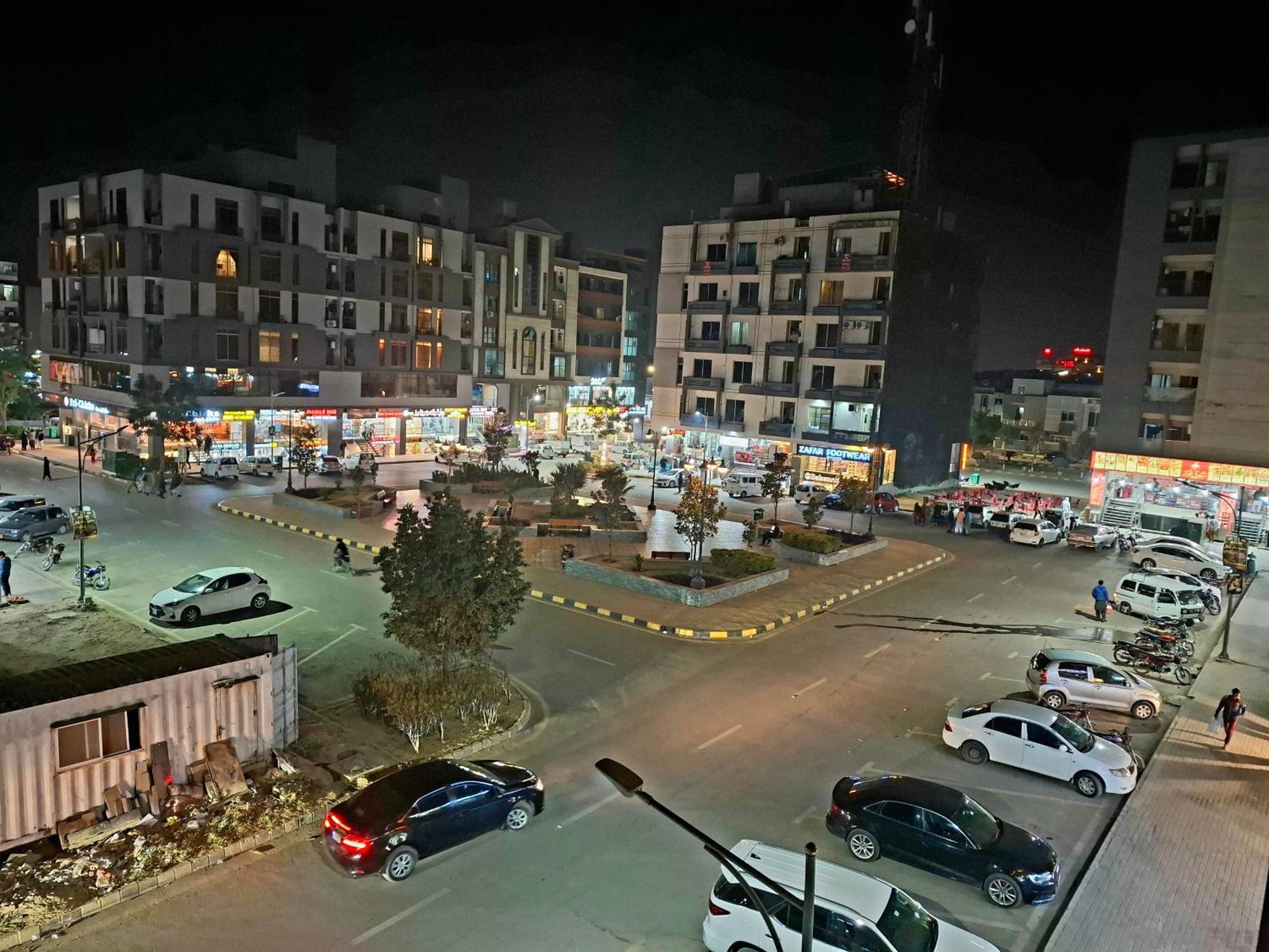 Royal Galaxy Hotel & Residence - Near Islamabad International Airport & Motorway المظهر الخارجي الصورة